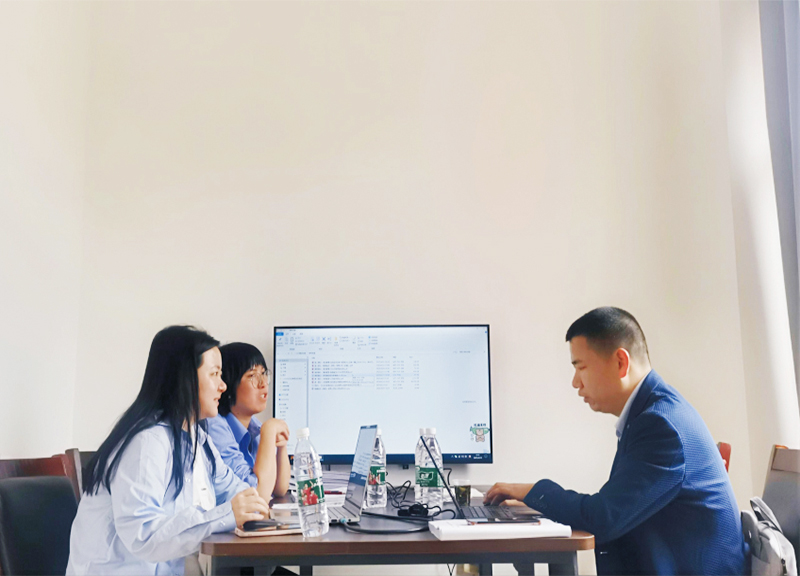 协助联德液压接受专家检查